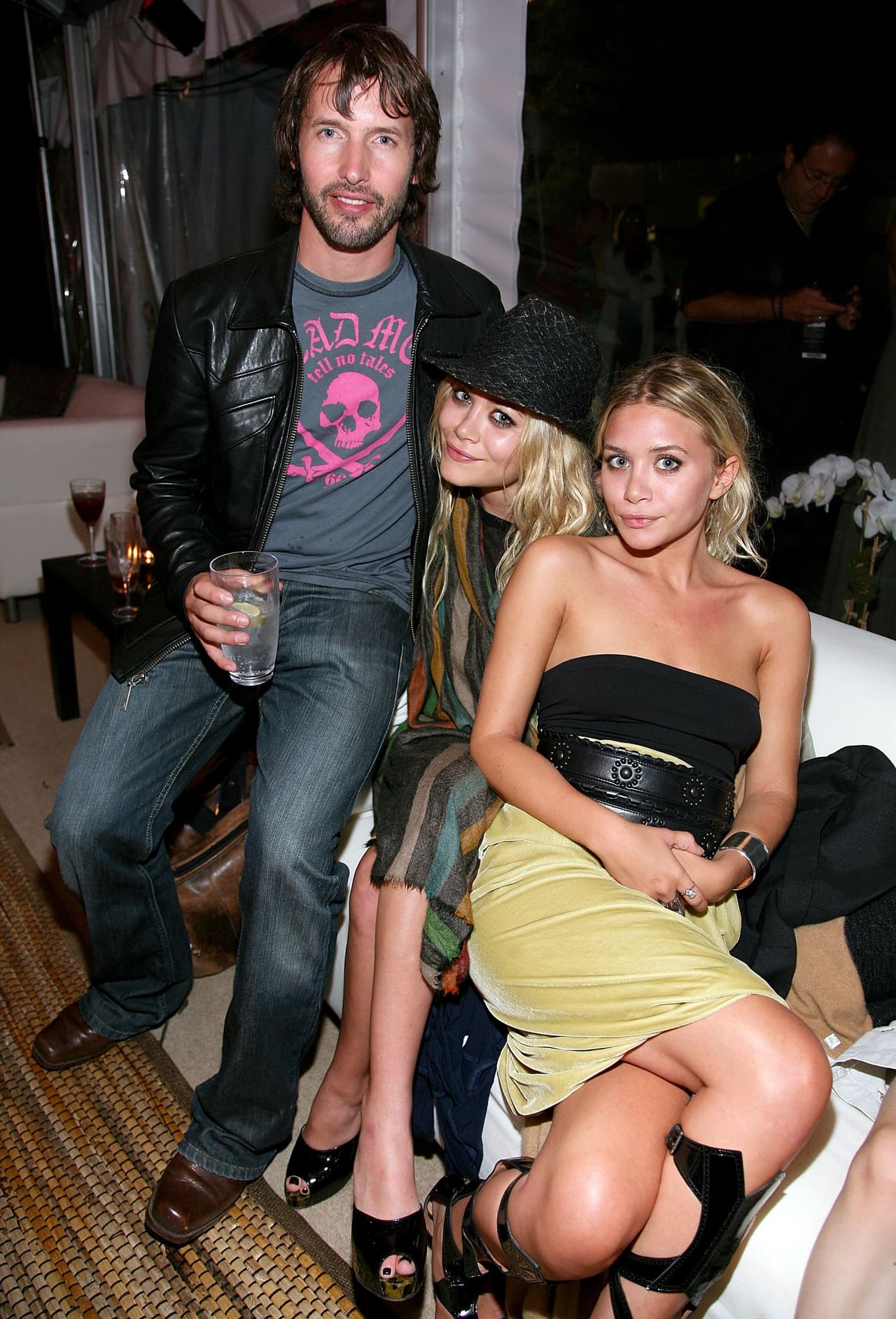 ¿A poco no usando otros colores lucen mucho más lindas? Deberían de apostar por otro tono que no sea el negro.