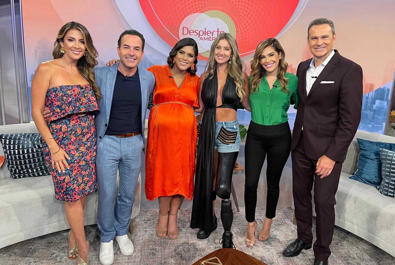 La colombiana llegó con una enorme sonrisa al programa matutino. Ahí expresó su felicidad y agradecimiento por todo el cariño y apoyo que ha recibido en este nueva etapa de su vida.