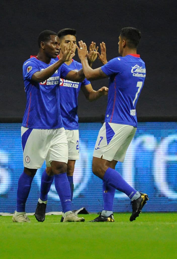 Angulo (9’) abrió el marcador y Santamaría (38’) emparejó los cartones. ‘Cabecita’ Rodríguez (67’, 79’) sentenció el resultado con dos tremendos golazos. Caraglio (90+6’) marcó desde los once pasos para cerrar el marcador 3-2. Cruz Azul y Atlas acumulan 30 y 18 unidades, respectivamente.