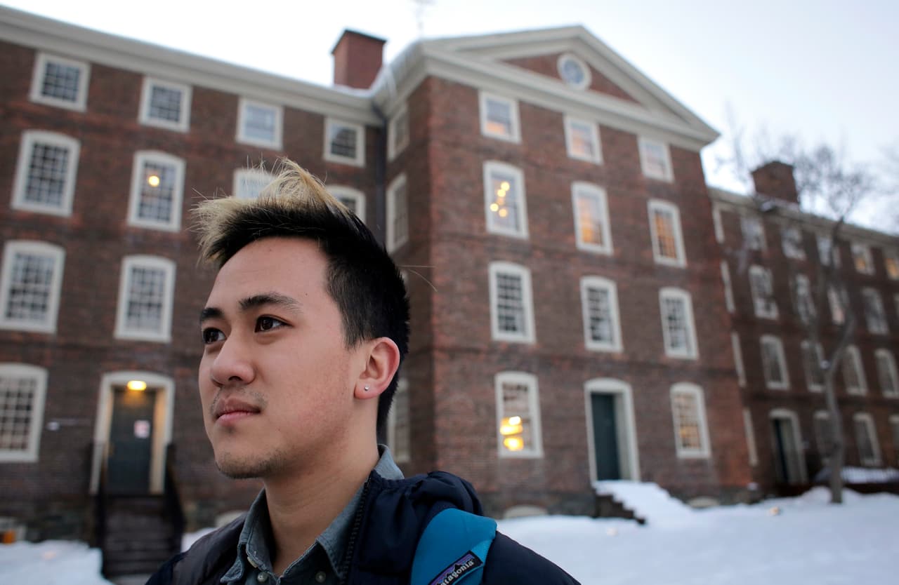 Gobierno respalda demanda de estudiantes de origen asiático a la Universidad de Harvard por discriminarlos en procesos de admisión
