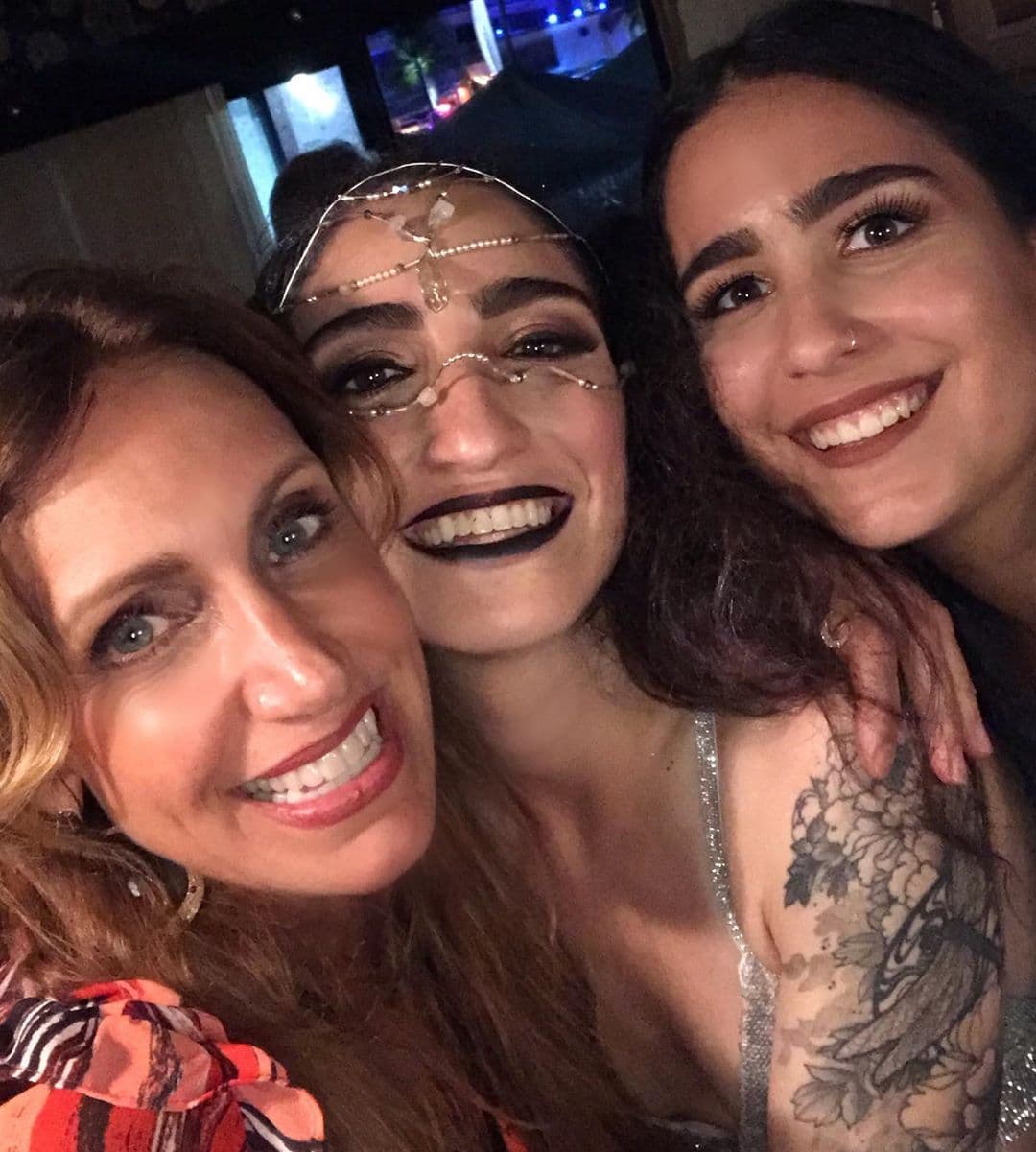 Lili asistió al evento para apoyar a su prima y se dijo sorprendida por lo mucho que ha crecido.