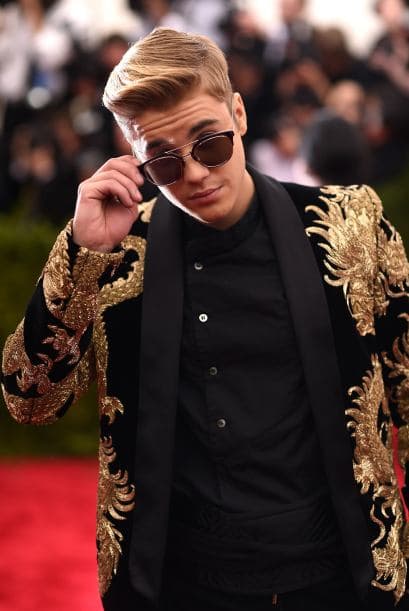 Por poco se encuentra en la alfombra con Justin Bieber.