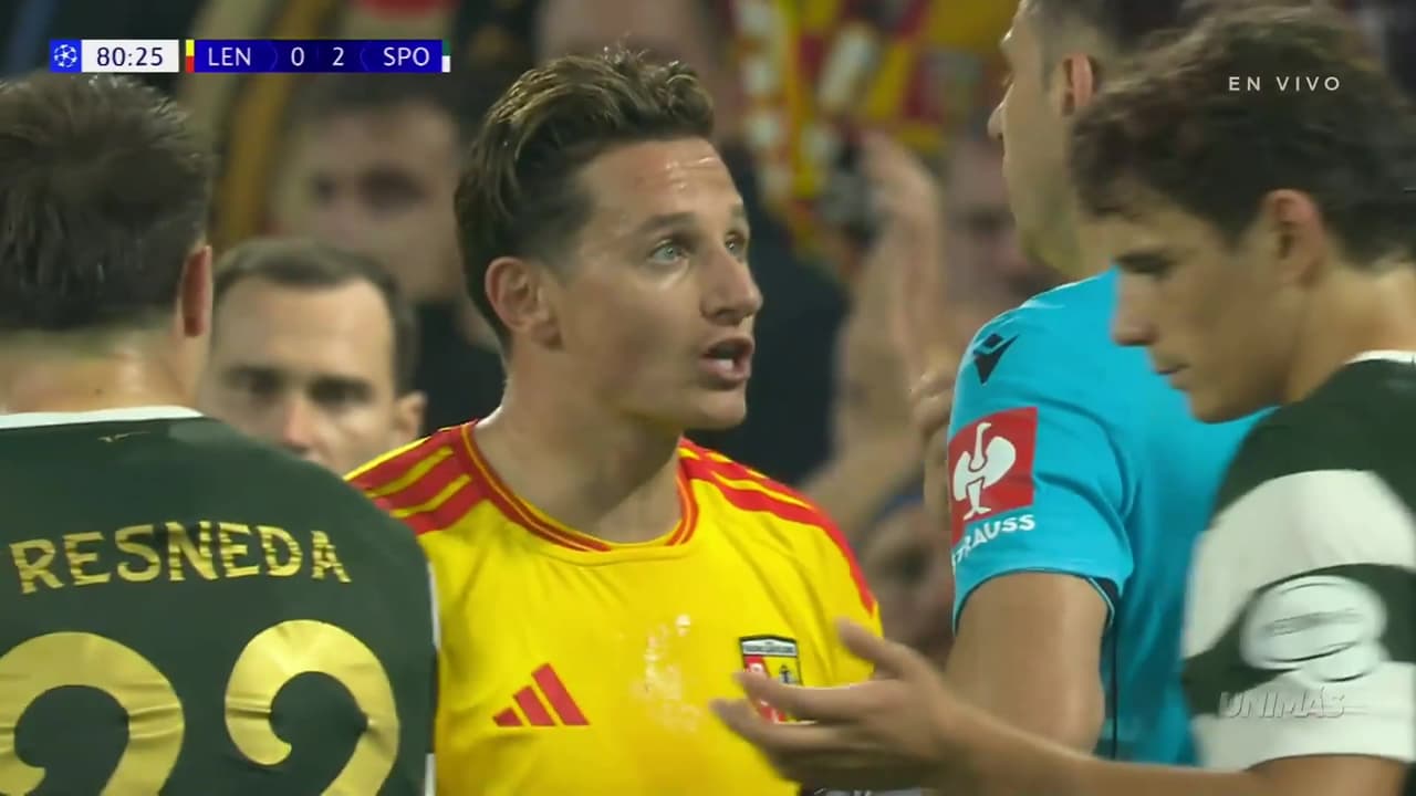 ¡Tarjeta amarilla para Thauvin por golpear al recoge balones!
