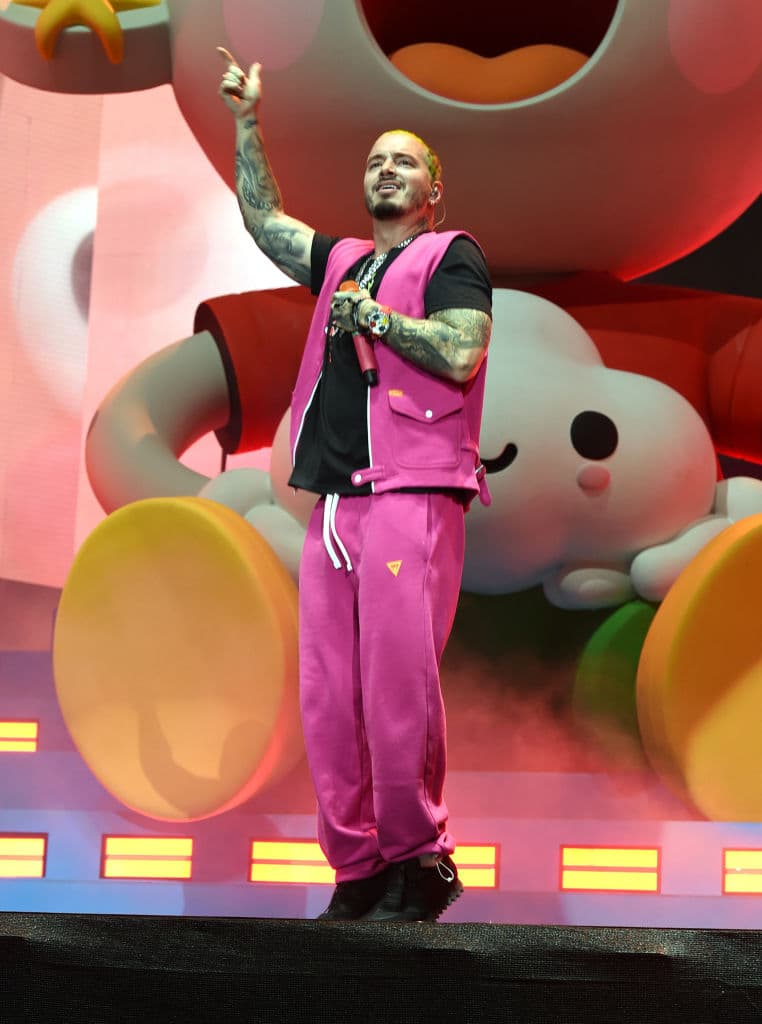 Por primera vez, un artista latino tuvo para él mismo el escenario principal y fue incluido entre los artistas más fuertes en presentarse.