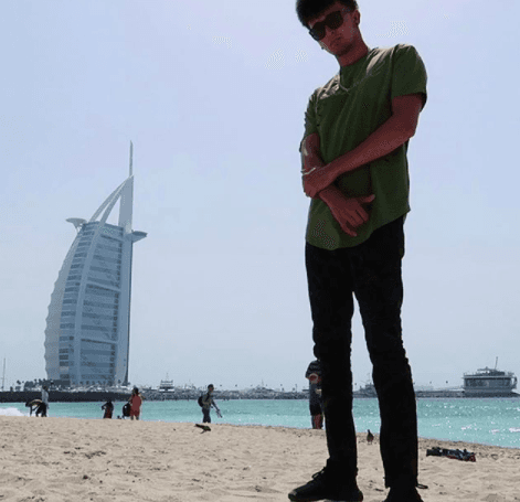 La fama que ha alcanzado Roberto González, mejor conocido como 'HotSpanish' lo ha llevado a lugares como Dubai.