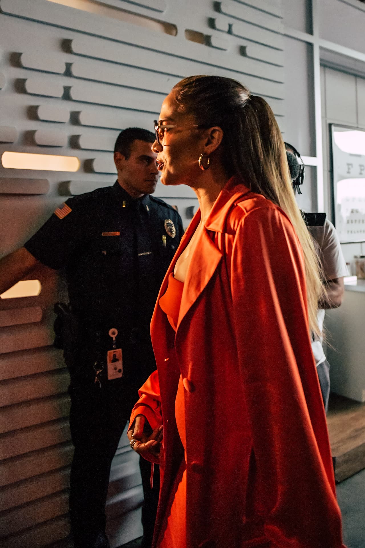 Detalle del peinado de JLo.