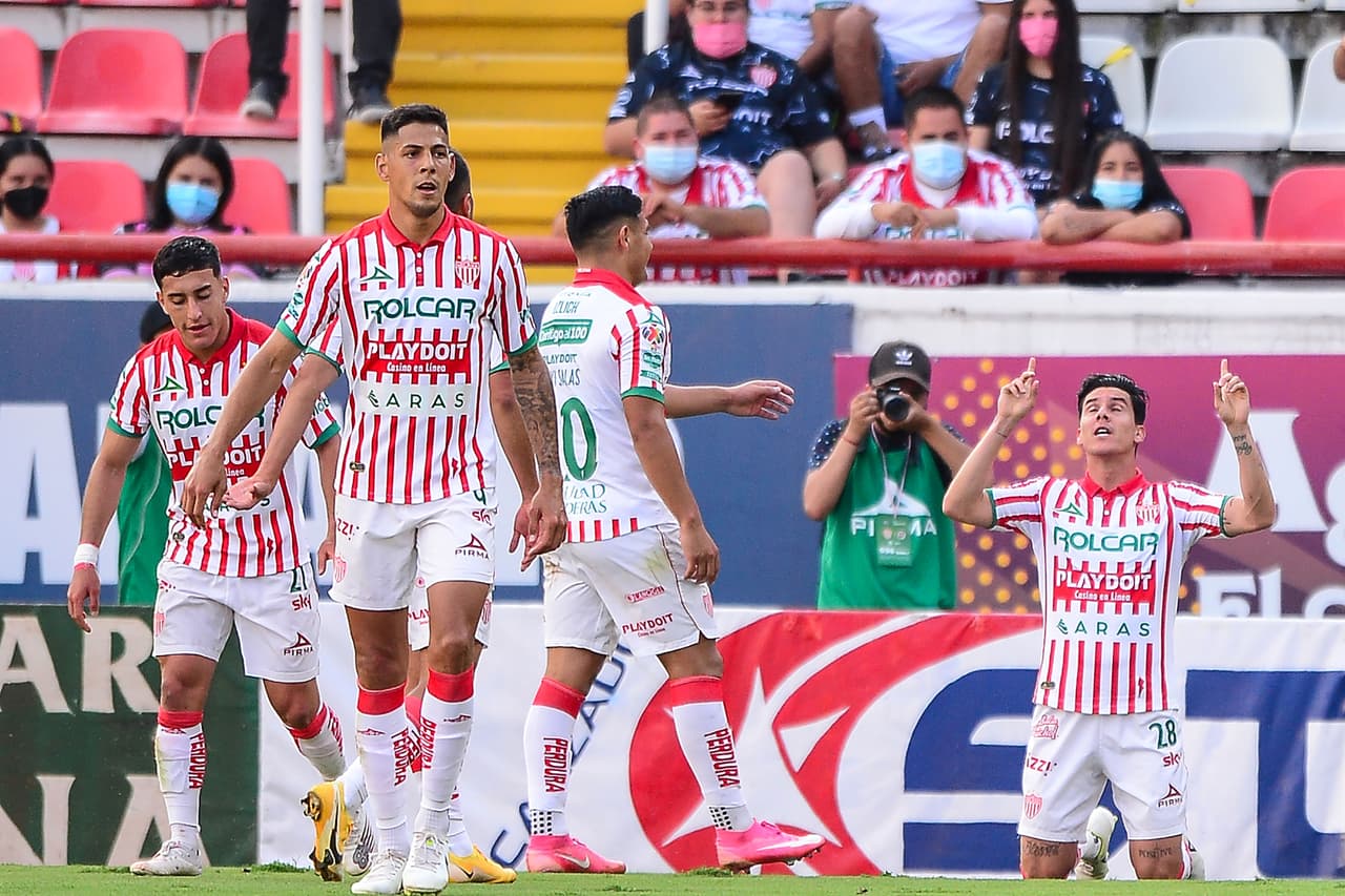 Luis Garcia, Maximiliano Salas y Alan Medina fueron los encargados de marcar en la victoria 3-0 de Necaxa sobre Tijuana.