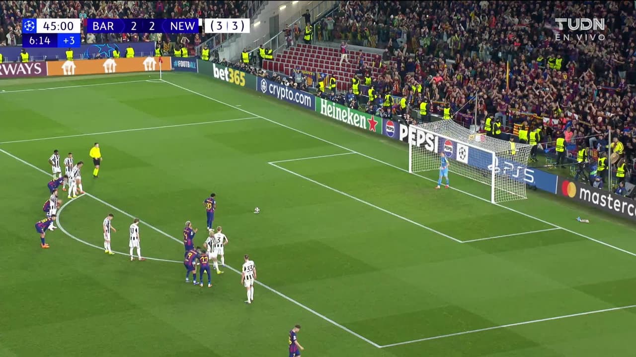 ¡GOL!  anota para FC Barcelona. Lamine Yamal
