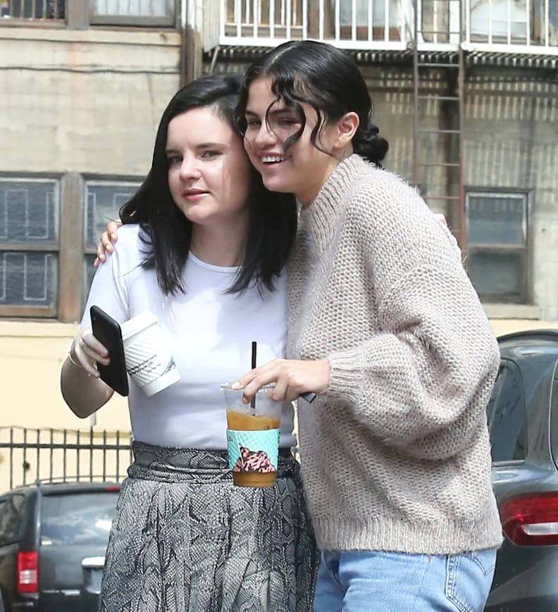 Selena Gómez también habló de cómo aprovechó el año pasado para disfrutar de un tiempo libre y hacer cosas para ella. “
<b>Necesitaba un momento para mí</b> porque estaba creciendo y cambiando”.