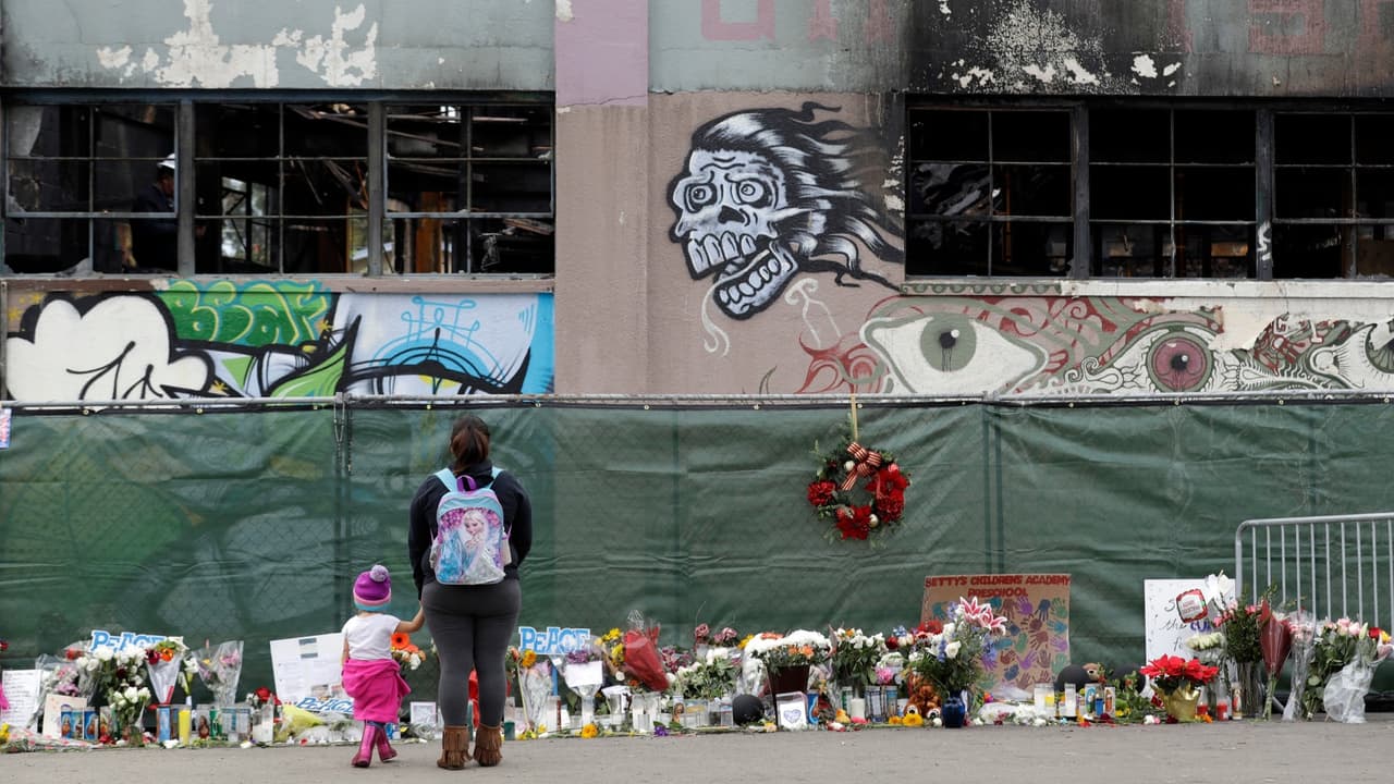 Juez fija fecha para un segundo juicio sobre el incendio en la bodega 'Ghost Ship' de Oakland