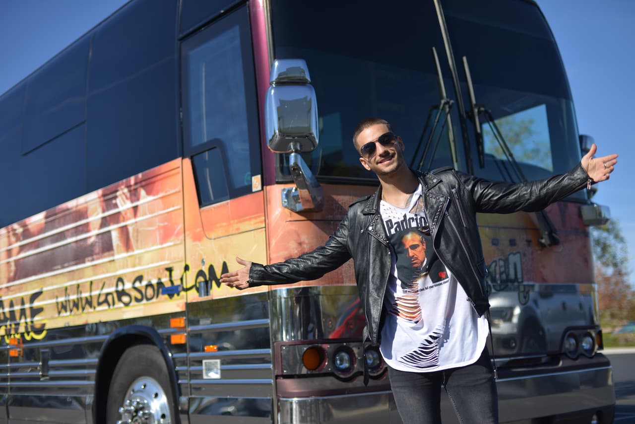 Con esa sangre latina hace que la temperatura suba al extremo.