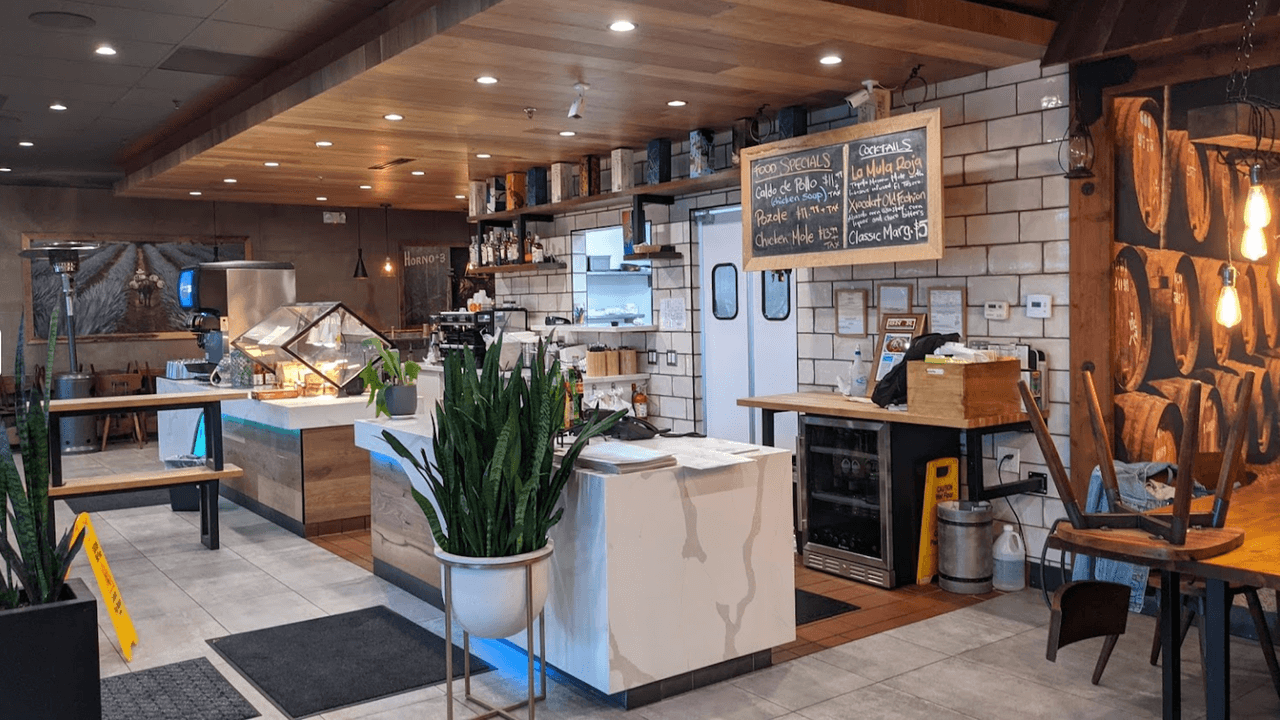 <h3 class="cms-H3-H3">Mezcal Grill</h3>
<br>En el quinto lugar se ubica esta taquería que mezcla 
<b>platillos clásicos y nuevos</b> de los estados de Michoacán, Guanajuato y Jalisco con un toque californiano, de acuerdo con Yelp.