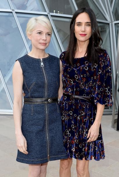 Juntas disfrutaron la pasarela con muchos tintes retros de Louis Vuitton.