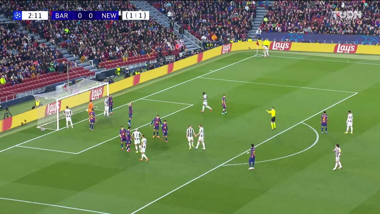 ¡TIRO ATAJADO! disparo por Dan Burn.