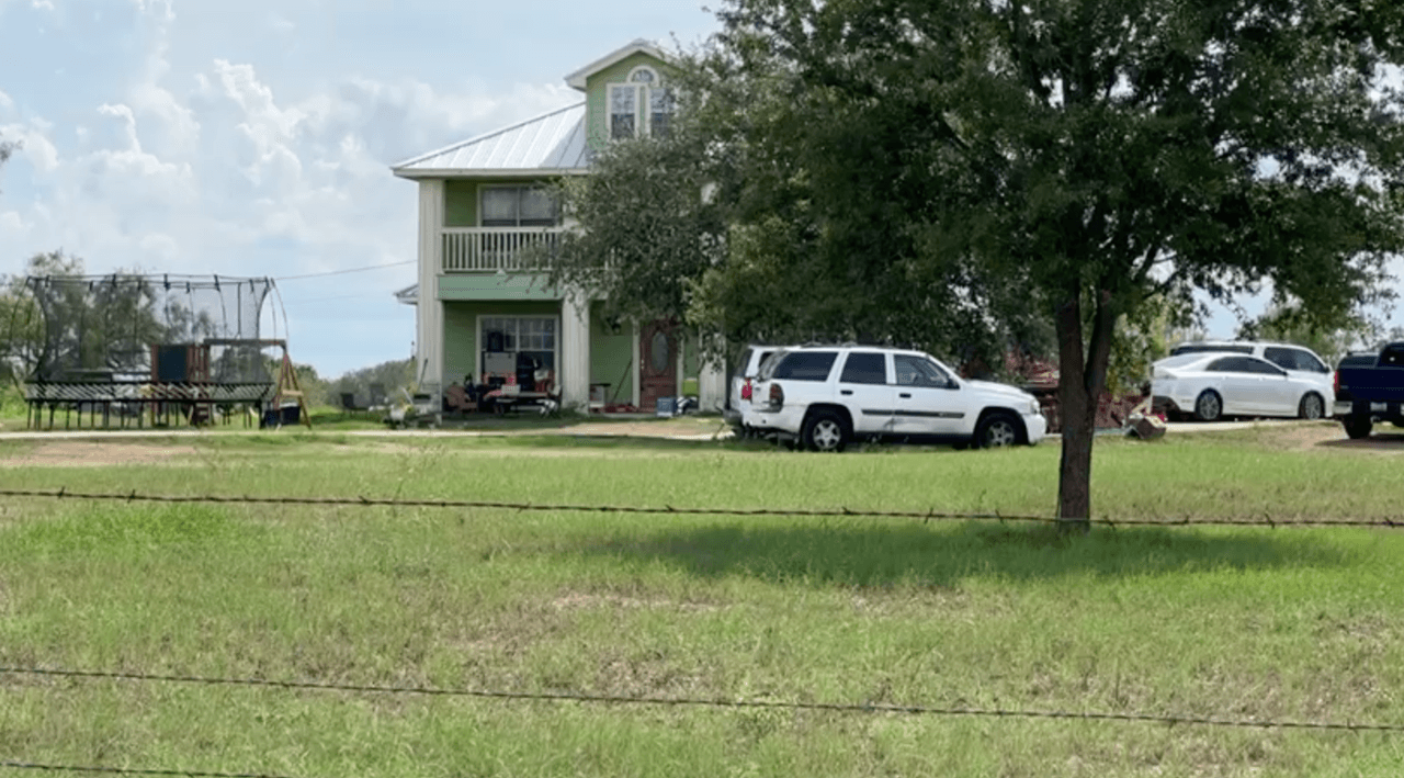 Identifican a madre e hija que murieron en un presunto caso de asesinato-suicidio.