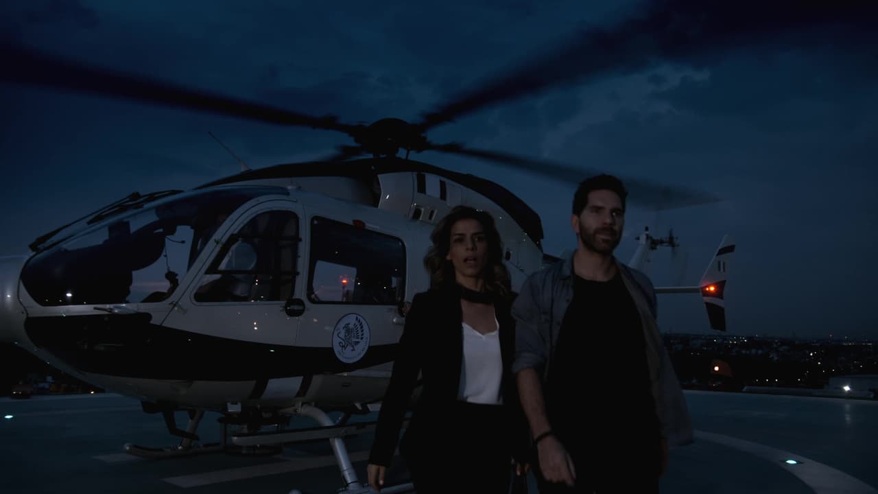 Tras el atentado que sufrió la primera dama mexicana, Gema se encargó de reclutar a 
<b>Facundo Nava (<a href="https://www.univision.com/temas/arap-bethke" target="_blank">Arap Bethke</a>)</b>, un policía retirado, para que encuentre a quien intentó dañar al presidente y a su esposa.