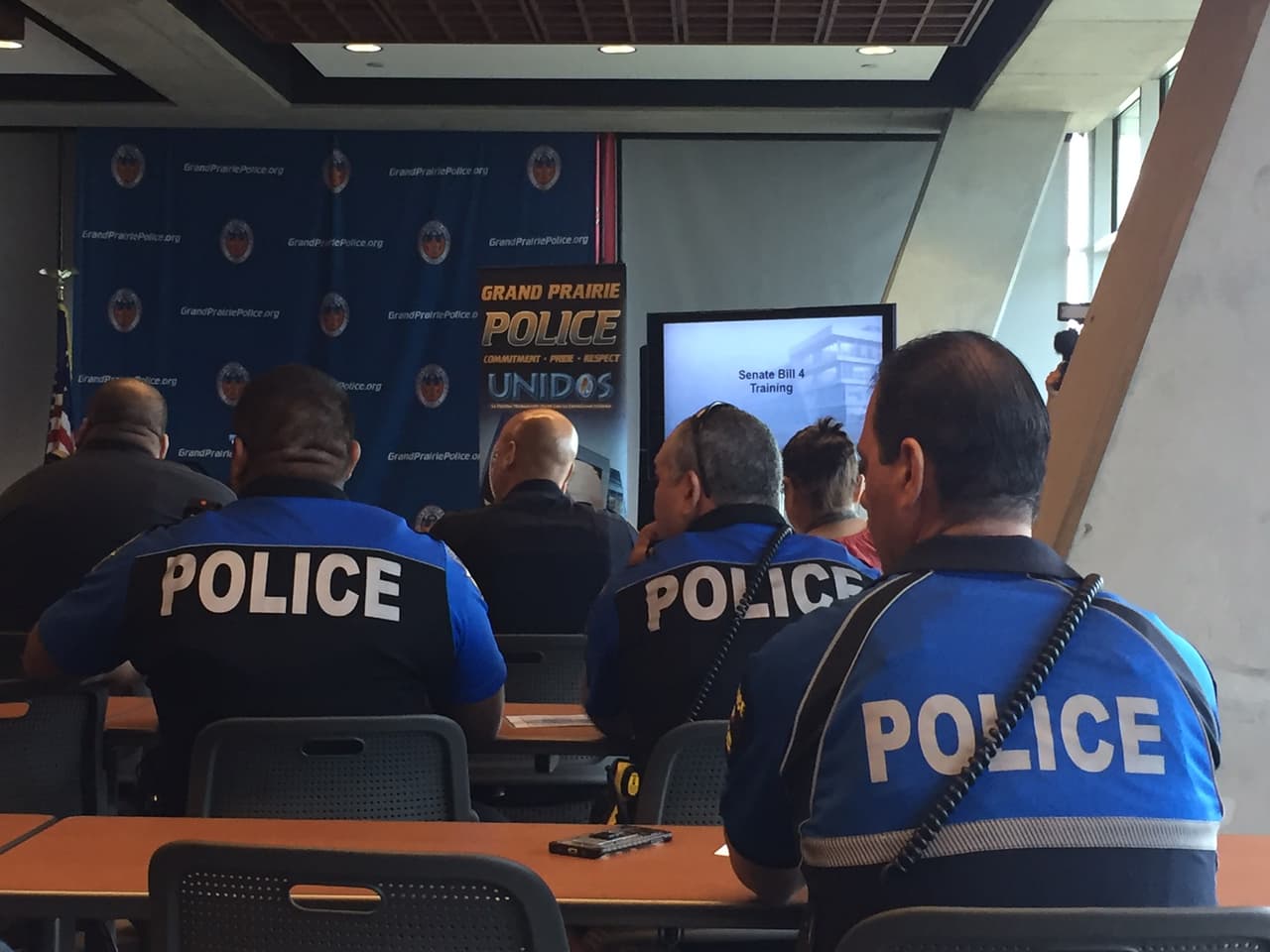 Policías se preparan para mitigar temor ante la ley SB4 de Texas