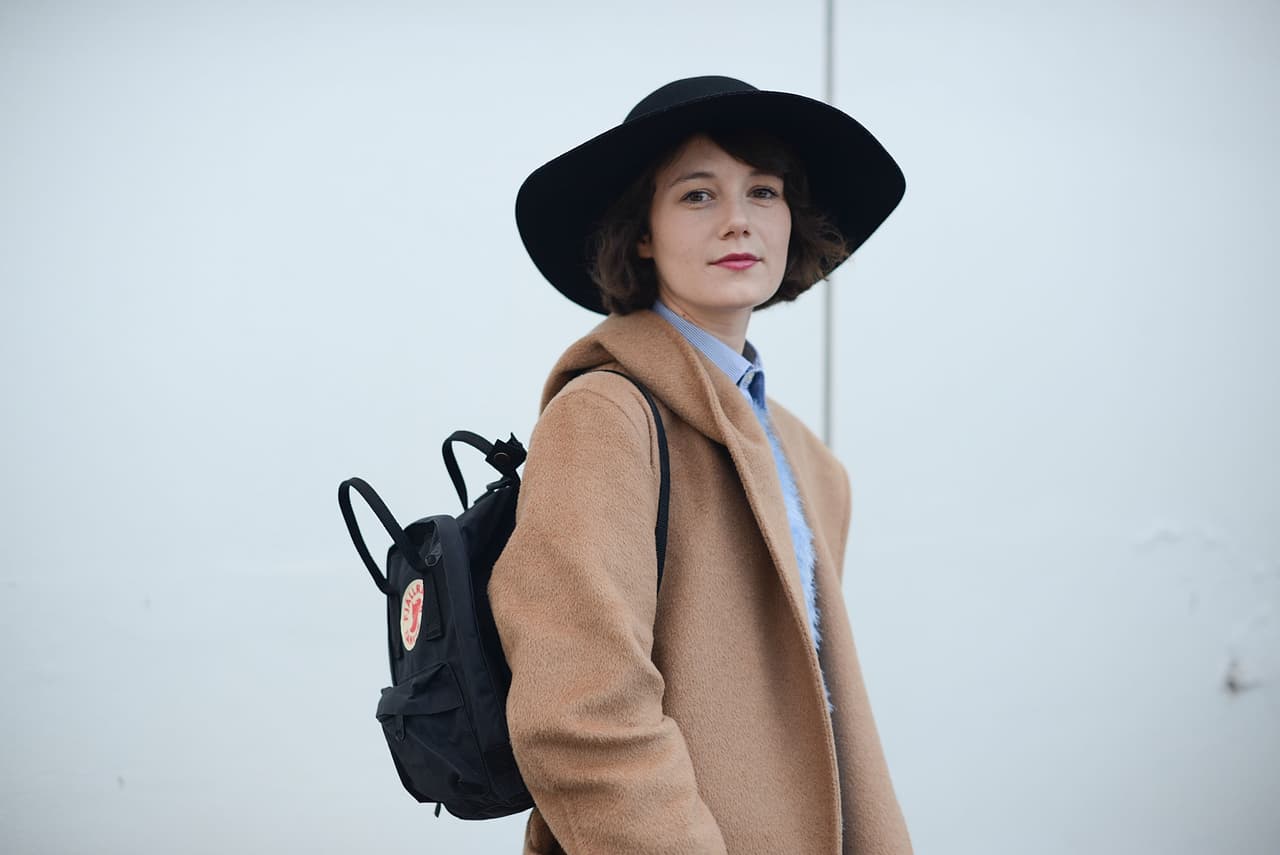 La bohemia alternativa lleva sombrero de paño, de ala amplia y lo hace su accesorio insignia en invierno y en primavera.