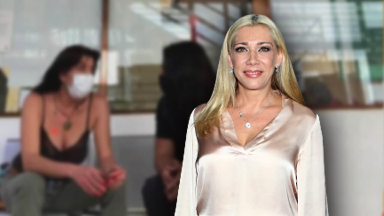 Antes de su romance con Juan Vidal, ella mantuvo otro con 
<b><a href="https://www.univision.com/famosos/rey-grupero-resena-la-nueva-serie-de-selena-en-netflix-el-novio-de-cynthia-klitbo-es-implacable-video" target="_blank">Luis Alberto Ordaz, mejor conocido como Rey Grupero</a></b>, quien formó parte de la pasada temporada del reality show 
<b>Inseparables</b>.