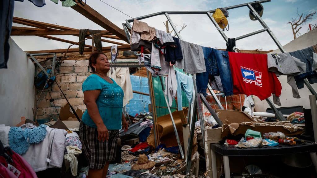 De una tormenta a la destrucción, caos y hambre: cronología del huracán Otis