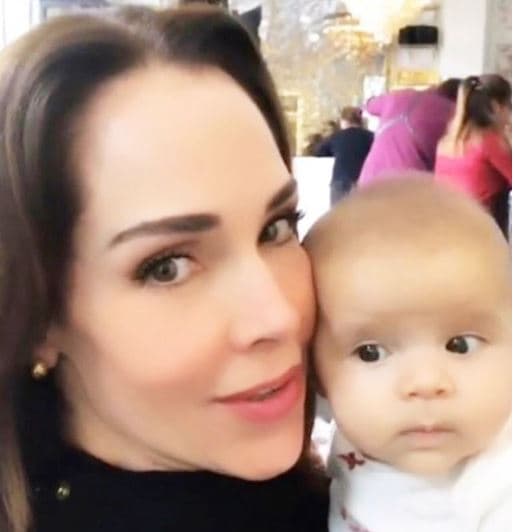 Cabe resaltar que, luego de convertirse en abuela por primera vez, este 2019 marcó para Sharis su regreso a la pantalla chica.