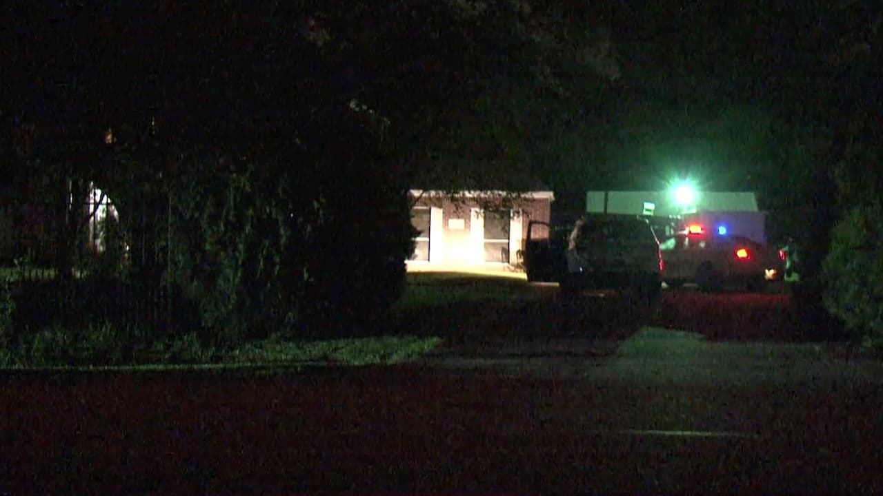 Horas más tarde, el niño fue declarado muerto. Las utoridades le practicaron una autópsia y están en espera de los resultados.