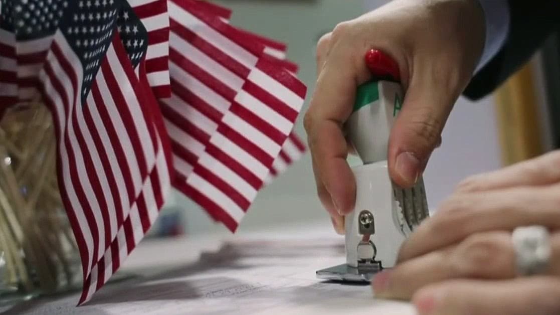 Nueva regla de carga pública: Cómo afecta a las familias inmigrantes mixtas, abogado explica