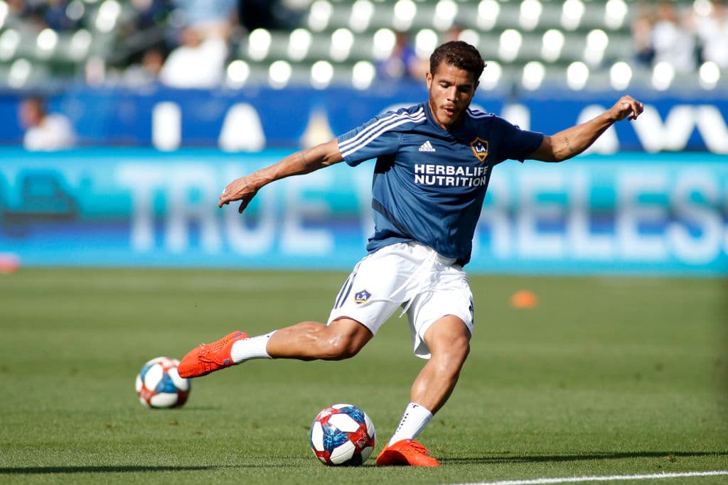 Jonathan Dos Santos, número 8.