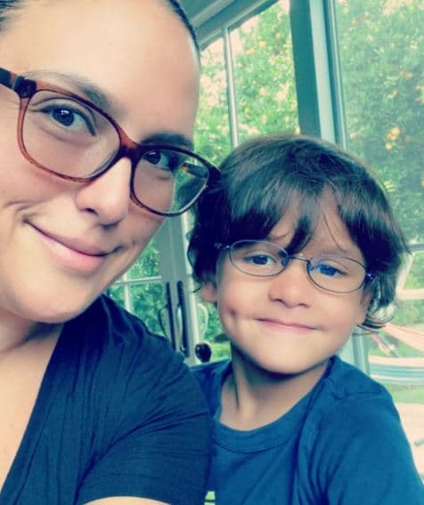 Durante muchos meses, Angélica Vale también se vio en la necesidad de darle clases a sus hijos en su casa, aunque en una entrevista de julio del 2021 explicó que en marzo de este año regresaron a sus aulas.