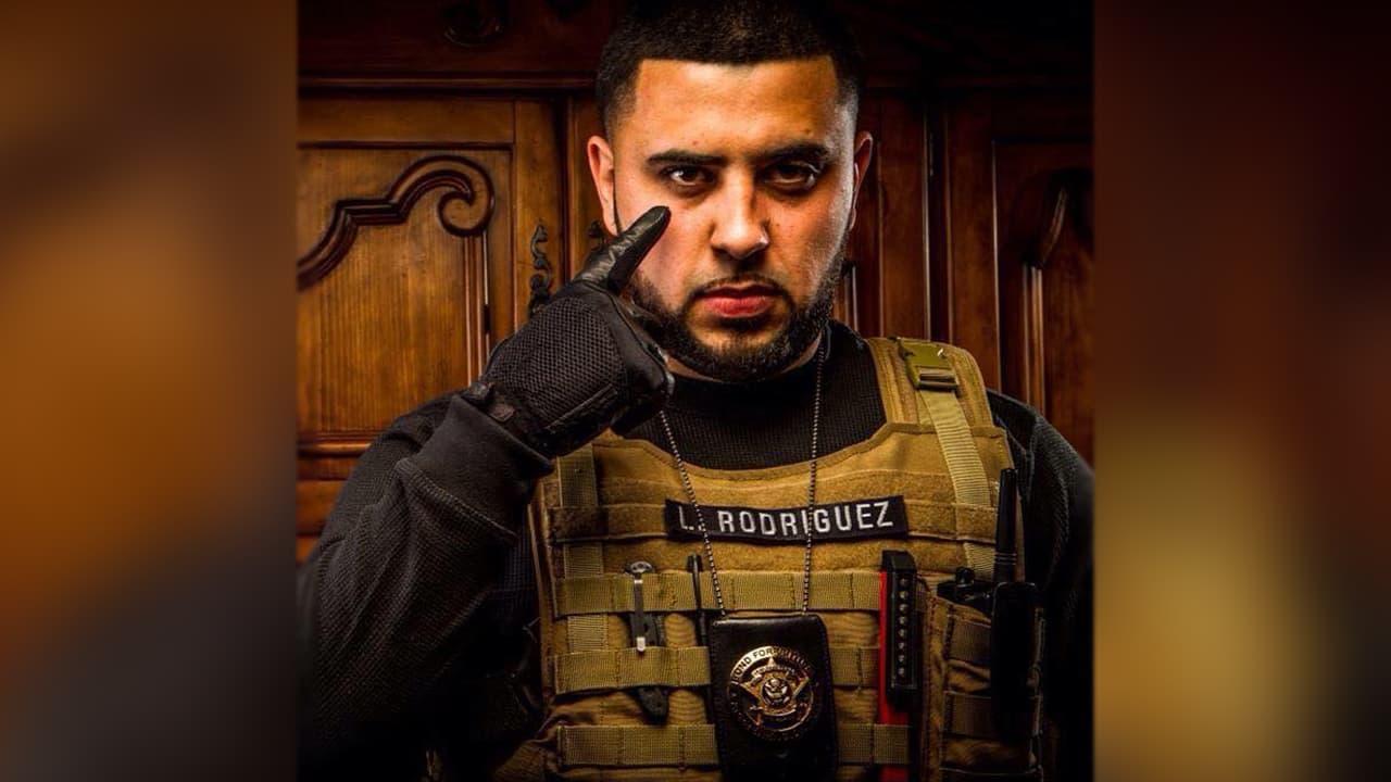 Trabajo y una vida mejor: la (falsa) promesa de un cazarrecompensas acusado de explotación sexual a inmigrantes
