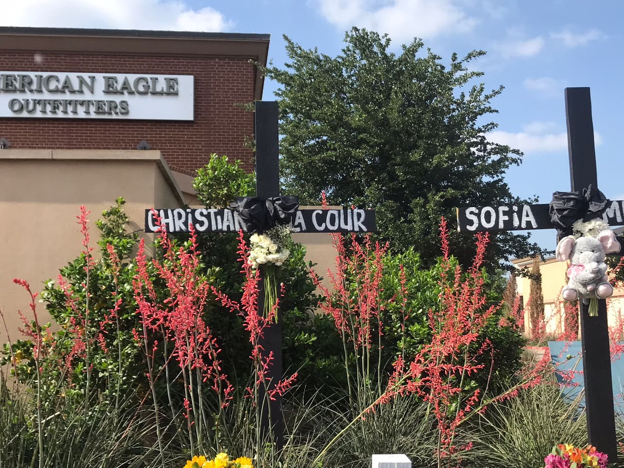 <b>Christian La Cour, </b>quien era
<b> guardia de seguridad,</b> fue identificado por un familiar, quien lo estaba buscando el día de la masacre.