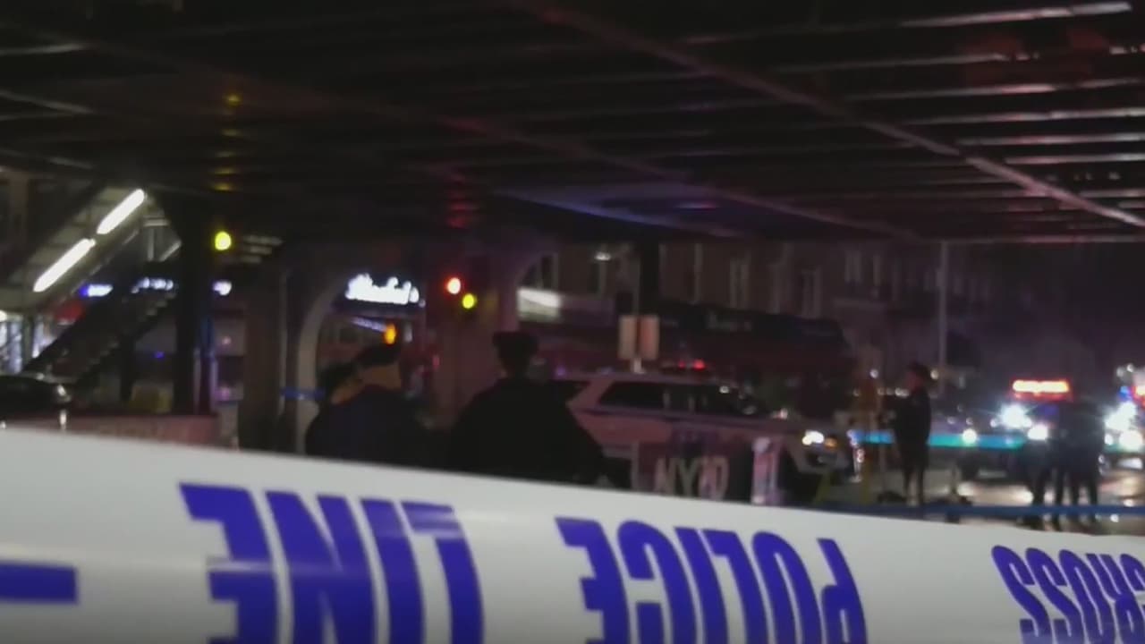 Mujer es atropellada mortalmente por camión de basura en Brooklyn, buscan a conductor que abandonó la escena