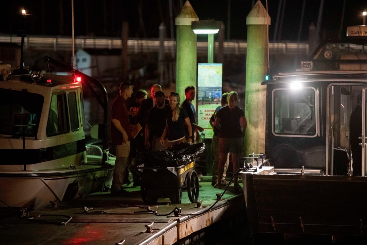 En las últimas 72 horas el muelle de Santa Bárbara se ha convertido en un centro de entrega de cadáveres.