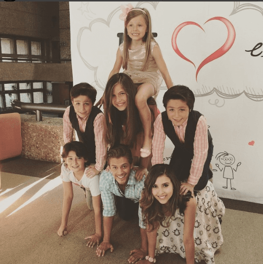 "Mi personaje me dejó varias enseñanzas, que no importa la etapa de la vida que estés pasando, la familia siempre estará contigo apoyándote en todo", dijo en una entrevista para el diario hondureño
<b><a href="https://www.laprensa.hn/chicos/839612-423/isidora-vives-honduras-es-un-pa%C3%ADs-muy-bello-me-gusta" target="_blank"> La Prensa </a></b>en mayo de 2015.
<br>