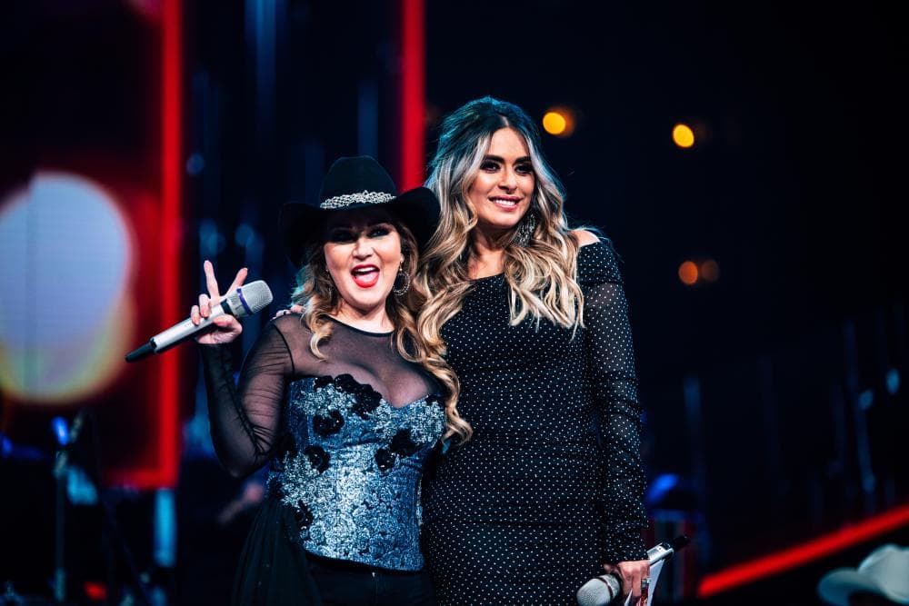 La cantante y compositora Alicia Villarreal también llegó a la mesa del jurado para compartir sus experiencias con los pequeñines.