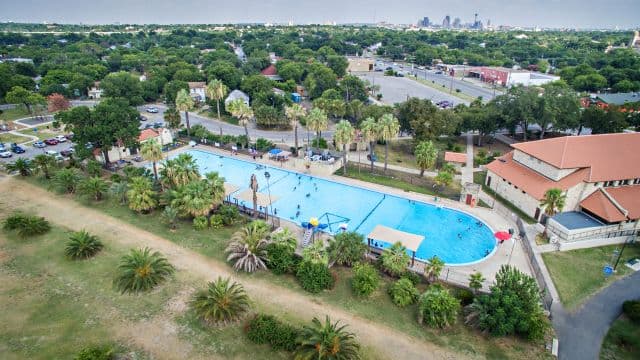 La actividad es presentada por la Fundación de Parques de San Antonio y el Departamento de Parques y Recreación de la Ciudad de San Antonio.