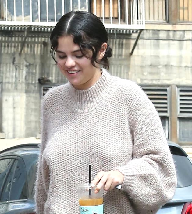 La cantante de 26 años 
<b>reveló que gracias a la terapia</b> pudo reflexionar sobre su pasado y entenderse mejor como persona, y por eso es que se considera “una creyente de la terapia”.