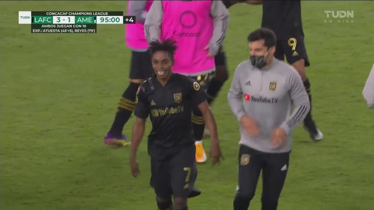 ¡Eliminan al América! Ochoa le ataja a Rossi, pero Blessing hace el 3-1