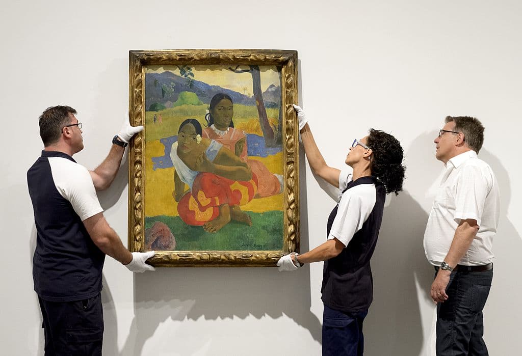 'When will you marry?' ('¿Cuándo te casarás?'), de Paul Gauguin. Esta pintura realizada en 1892 fue vendida en 2015 a la familia real de Qatar por
<b>$300 millones</b>. En ese momento rompió el récord de venta en una subasta.