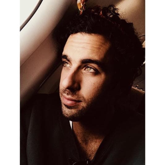 Me emociona contar la historia y de pronto me preguntan: '¿Estás listo para el súper recibimiento o el no recibimiento?', creo que eso es algo que me estorbaría pensar en este momento. Ahorita lo que debo tener en mente es entregarme, estudiar, entregarle todo a mi compañero y dejarme guiar”, continuó.