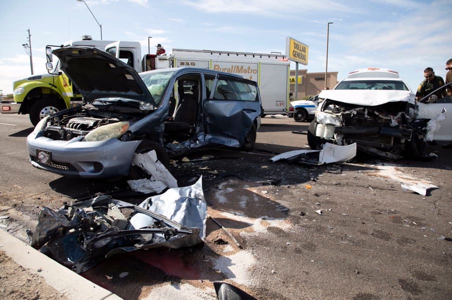 Más 'coyotes' pisan el acelerador para huir de la Patrulla Fronteriza: los resultados son fatales