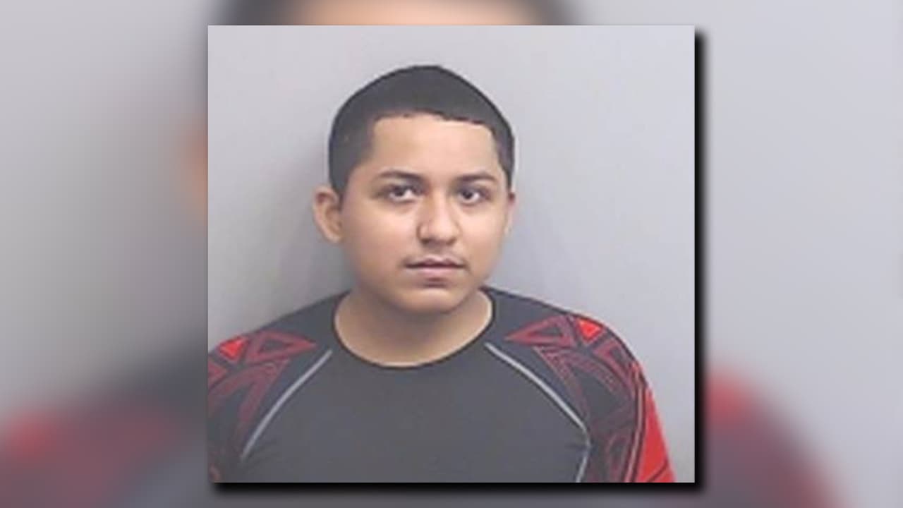 William Tornez Lucena, de 20 años, trabajador de servicios de alimentos de East Point
<br>