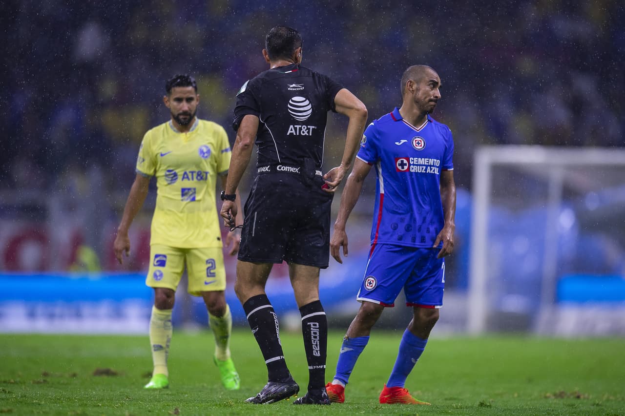 Rafa Baca se disculpa con la afición de Cruz Azul tras goleada ante América