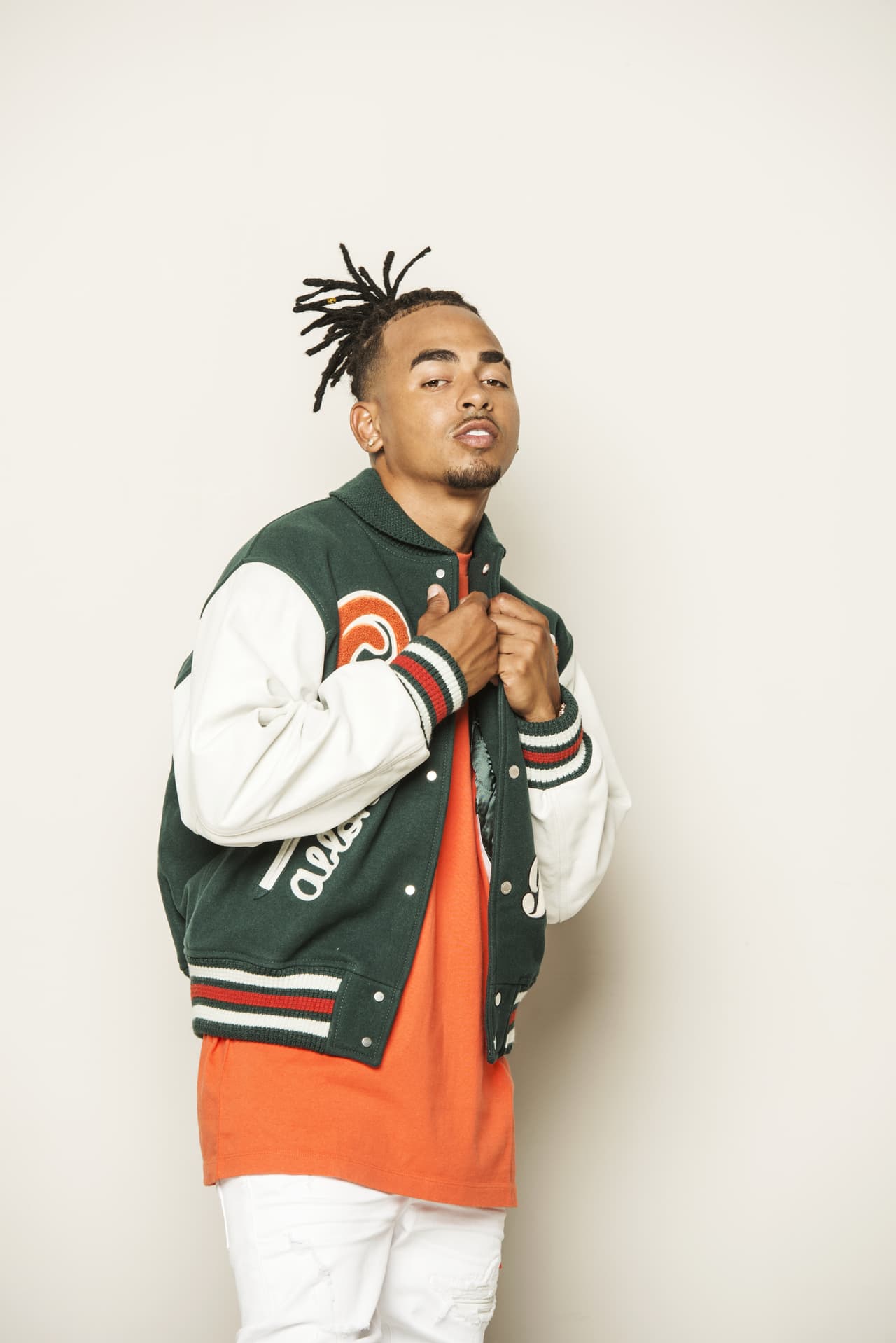 <b>Ozuna </b>
<br>Nominaciones: 8 
<br>Artista Premio Lo Nuestro Del Año (Premio Lo Nuestro Artist Of The Year)
<br>Canción Del Año (Song Of The Year)
<br>Remix Del Año (Remix Of The Year)
<br>Remix Del Año (Remix Of The Year)
<br>Colaboración ‘Crossover’ Del Año (‘Crossover’ Collaboration Of The Year)
<br>Artista Masculino Del Año – Urbano (Urban – Male Artist Of The Year)
<br>Canción Del Año – Urbano (Urban – Song Of The Year)
<br>Álbum Del Año – Urbano (Urban – Album Of The Year)
<br>