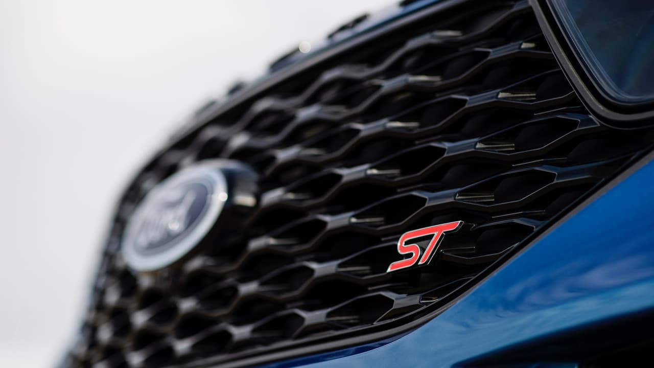 <h3 class="cms-h3-H3">Ford Explorer ST 2020</h3>
<br>Este modelo especial de la Ford Explorer fue preparado por 
<b>Ford Performance</b>, el mismo equipo a cargo de los excelentes Ford Fiesta ST, Focus ST y la nueva Ford Edge ST