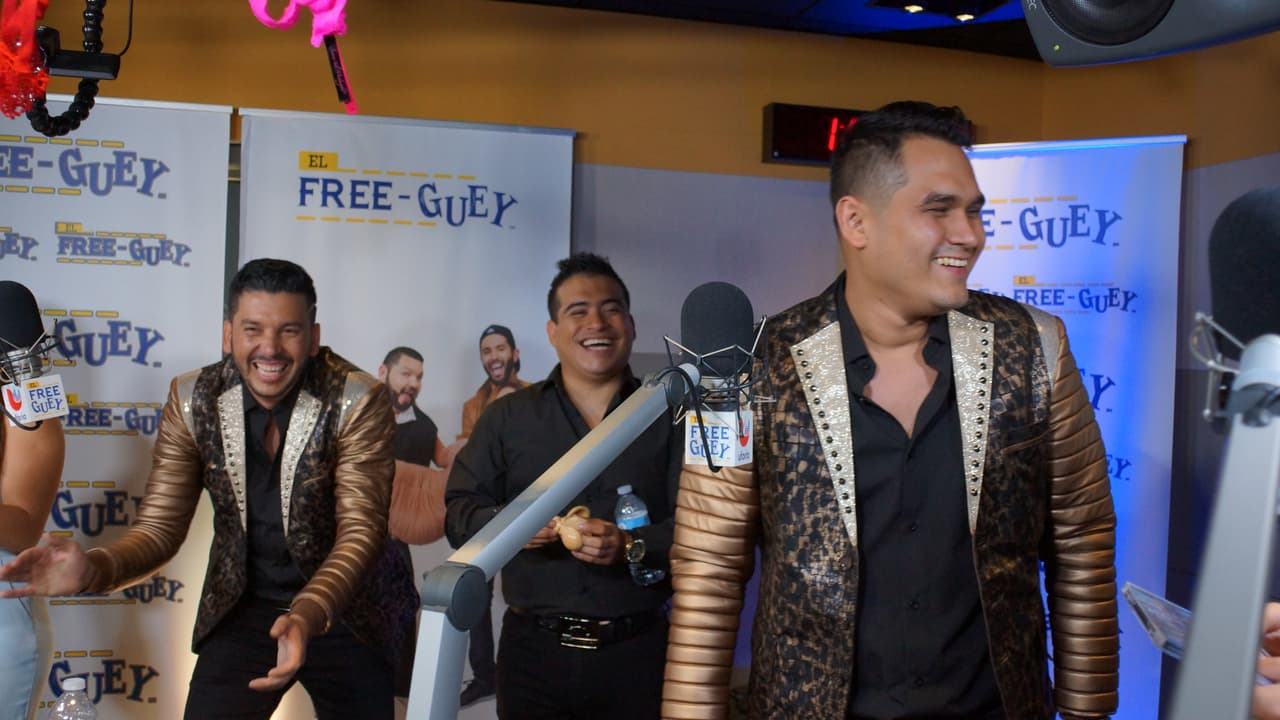 Banda Los Recoditos nos presentó en primicia su nuevo disco 'Los Gustos Que Me Doy' y armaron tremendo relajo con La Bronca, El Tambochi y El Compa Ivan.