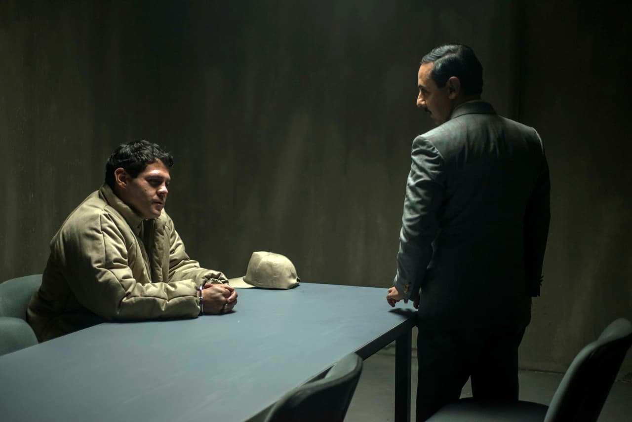 Le ofrecería un trato para salvaguardar la vida de su familia a cambio de ratificar la versión oficial de la muerte del cardenal Posadas Ocampo y de mantener en secreto sus pruebas contra el círculo cercano del primer mandatario.