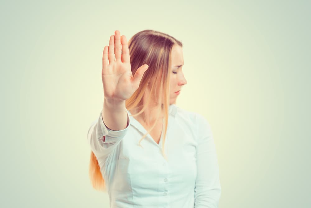 <b>Las dudas de Tauro</b>
<br>
<b>Las primeras impresiones</b>
<br>Noble, cálido y sensual tu personalidad tiende a confiar en todos los que llegan a tu lado, pero como sueles guiarte mucho por las primeras impresiones puedes cambiar tu opinión en segundo si notas algo que es diferente a lo que esperabas. Entonces te preguntas “¿Seré yo, o será esa persona quien está errado?”. Como sueles ser empecinado y terco muchas veces, una vez que te formas una opinión sobre algo o sobre alguien te cuesta mucho cambiarla y ahí está la fuente de las dudas tauranas.