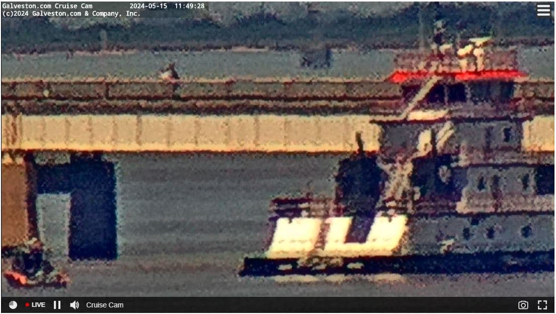 Se interrumpió temporalmente el suministro eléctrico a Pelican Island, que es la sede de Texas A&M Galveston.
<b>Se ha restablecido el suministro eléctrico secundario.</b>