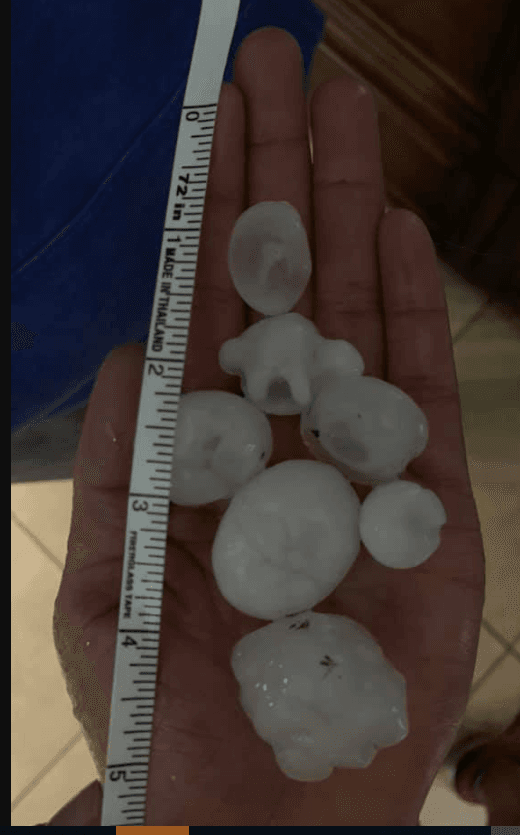 Algunos midieron el tamaño del granizo.
<br>